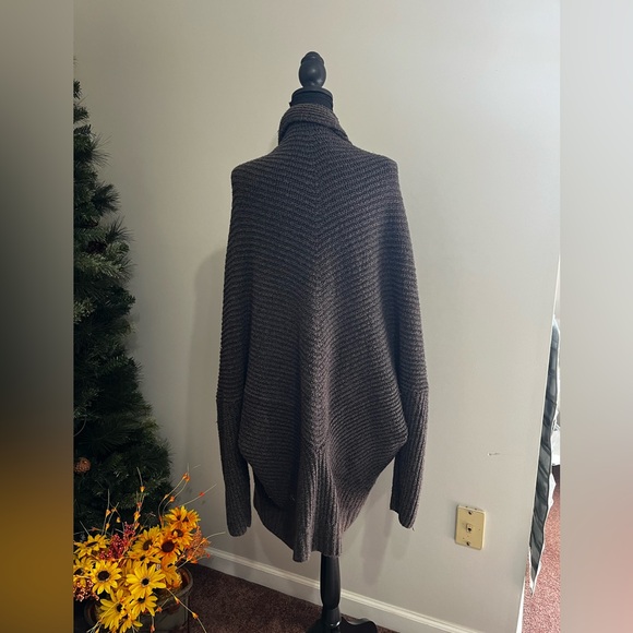 Aerie Charcoal Knit Sweater - Picture 3 of 10